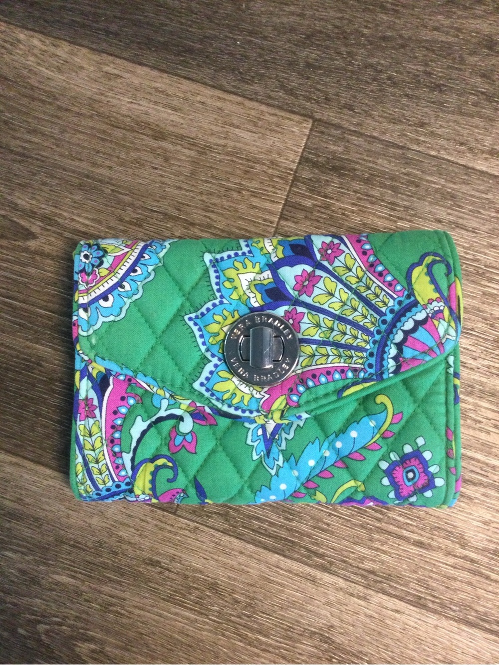 Vera Bradley Green Quilted Paisley Turn-Lock Wallet - Picture 1 of 6